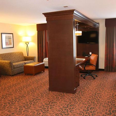Hampton Inn And Suites Peru Exterior photo